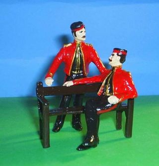 Toy Soldiers Victorian Scottish Royal Fusiliers Officers Sitting On A Bench 54mm