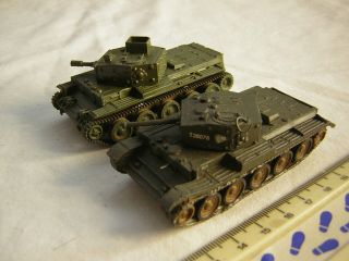 2 X Ww2 British Military Cromwell Tanks (1 X Resin,  1 Airfix) Scale 1:72 / 1:76
