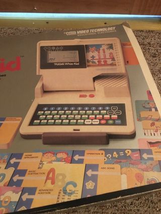 V - Tech Talking Whiz Kid 1987 Computer With 50 Program Cards EUC 3