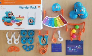 Wonder Workshop Dot And Dash Robot Ultimate Stem Learning Bundle - Wonder Pack
