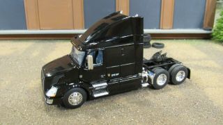 Loose Gloss Black Dcp Volvo Vn670 Semi Cab Truck Tractor 1:64/cl