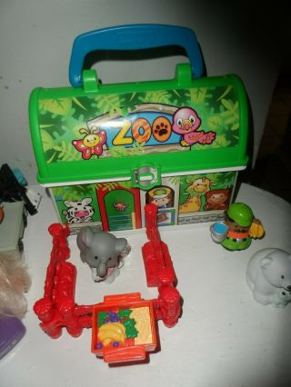 Fisher Price Little People On The Go Zoo Take Along Lunch Box Play Set