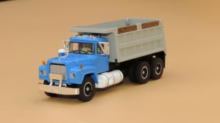 Dcp/first Gear Blue/silver R - 600 Tandem Dump Truck 1/64