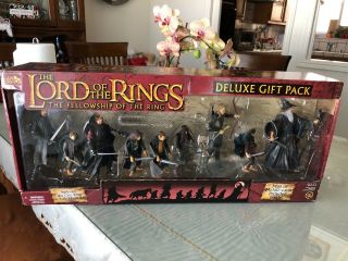 Toybiz Lord Of The Rings Fellowship Deluxe Gift Pack 9 Action Figures Plus Ring