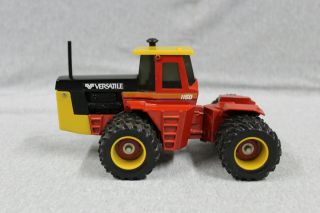 1/32 Scale Models Versatile 1150 4wd Toy Tractor With Triples