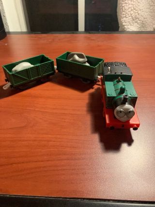 Thomas & Friends Trackmaster Motorized Train WHIFF Battery Operated W/ 2 Cars 2