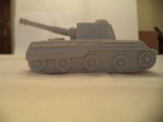 Marx Battleground / Desert Fox Light Gray German 351 Tank,  3 Soldiers 1960 