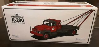 1957 Ih R - 200 Gin Pole Winch Truck - 1997 Firstgear 1:34 Scale 19 - 2015 Texaco