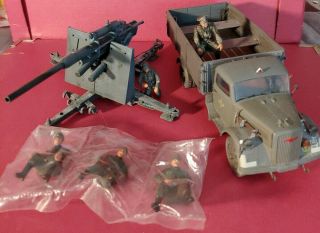 21st Century Toys 1/32 Ww2 German Truck,  Gun And 5 Figures