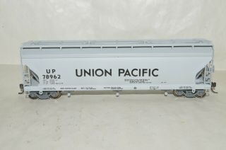 Ho Scale Mckean Union Pacific Rr Acf 3 Bay Grain Covered Hopper Car Train