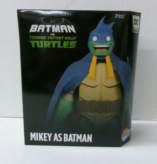 Batman vs Teenage Mutant Ninja Turtles ' Mikey as Batman ' SDCC 2019 Exclusive 2