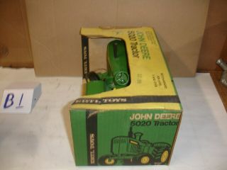 1/16 john deere 5020 toy tractor 3