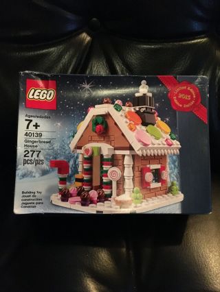 Lego 40139 Holiday Gingerbread House Set - - Box Slightly Crushed
