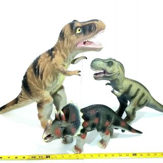 3 Toys R Us Giant Dinosaurs T - Rex Triceratops Soft Rubber Maidenhead 27 " 22 " 17
