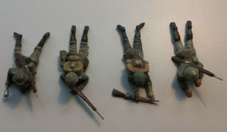 German WW 2 Elastolin / Lineol - Group of 4 fighting Soldiers - 7cm Figurines 2