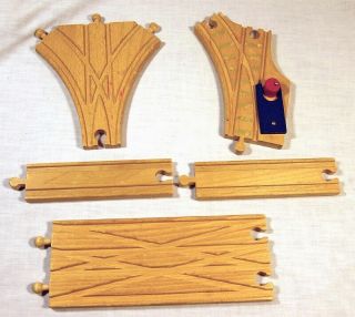 3 Wooden Thomas Train Compatible Switch Plates And 2 Straight Tracks