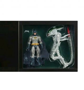 SDCC 2019 Batman vs Alien Joker DC Dark Horse NECA NYCC 2pc Set In Hand  3