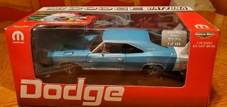 Ertl 1/18 1969 Dodge Daytona Blue With White Wing 1 Of 500 With Mopar Tool Box