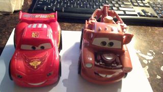 Disney Pixar Disney Cars 2 Shake N Go Lightning Mcqueen & Tow Mater