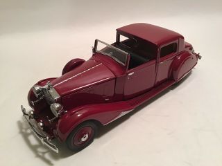 Danbury 1938 Rolls - Royce Phantom Iii Diecast Model 1:24 Scale