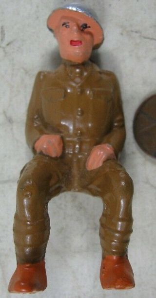 Vintage Barclay Manoil Soldier Sitting With No Rifle 1