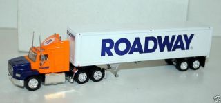 Matchbox - Dym 38007 Roadway Express Ford Aeromax Tractor,  Trailer