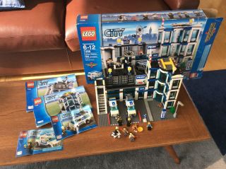 Lego City Police Station 7498 | Complete
