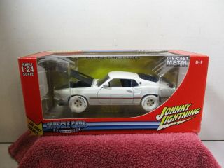 1/24 Scale Johnny Lightning White Lightning 1969 Ford Mustang Mach 1