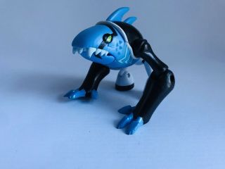 Articguana (arcticguana) - Ben 10 Alien Action Figure 4” Bandai Cartoon Network