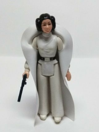 Vintage 1977 Star Wars Princess Leia In White Cape (gmfgi) W/blaster