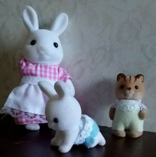 Sylvanian Families Epoch Calico Critters Bunny Rabbit Mom & Baby & Friend Cat