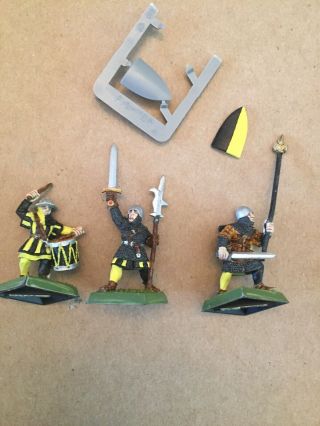 Warhammer Fantasy Bretonnian Men - At - Arms With Halberds Command Metal Oop Wfb Aos