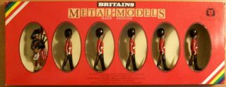 Britains Metal - Models Hand Painted 7238 Scots Guards Piper & Guardsmen Marching