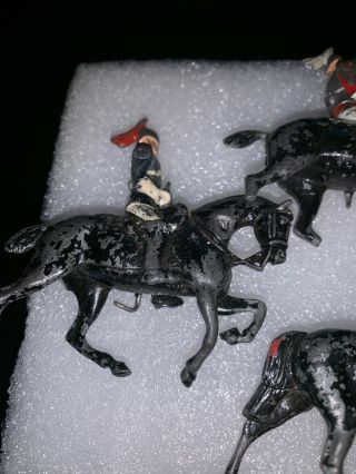 3 VINTAGE BRITAINS ENGLAND LEAD TOY SOLDIERS WITH SWINGING ARMS ON BLACK HORSE 3