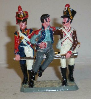 M.  Glossop White Metal Model Of 2 Napoleonic Soldiers Carrying A Wounded Comrade