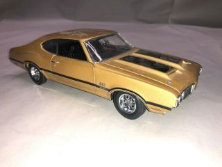 The Danbury 1/24 Scale Die - Cast 1970 Oldsmobile 442 Coupe