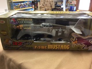 Ultimate Soldier 1:32 Us P - 51b/c Mustang Berlin Express 1944 21st Century Toys