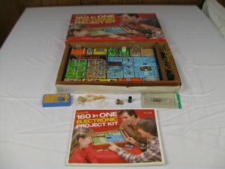 Vintage 160 In One Electronic Project Science Fair Kit W/extra Bulbs Radio Shack