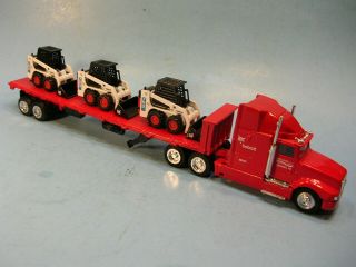 K - Line 0 Scale Semi - Tractor W/ Flatbed Trailer & 3 Bobcats Load