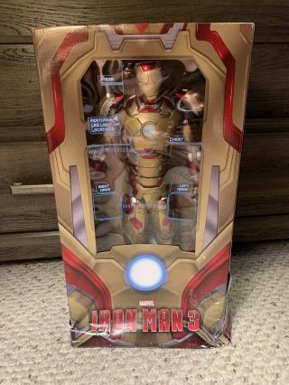 Marvel Iron Man 3 Mark 42 1/4 Scale Figure.  Neca Reel Toys