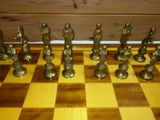 Vintage Brevettato Cast Metal Chess Set Nickel Romans & Brass Heavy W/Wood Case 2