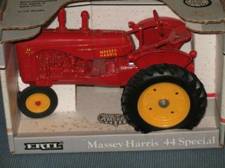 Ertl Vintage Agricultural Tractors Massey - Harris 44 Special Toy Tractor 2