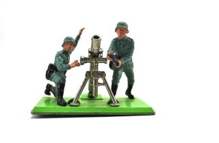 Vintage Britains Ltd Deetail Wwii German Toy Soldier Team Mortarmen Mortar