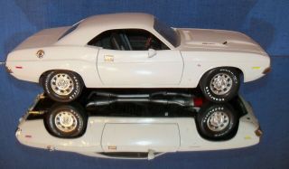 Ertl 1970 Dodge Challenger White 1:18 American Muscle Excell No Box