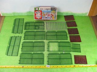 Vintage Britains Plastic Zoo Cages Boxed & Other Spares Models 3047