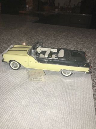 Franklin 1:24 Scale 1955 Pontiac Star Chief Convertible Car - Yellow/black