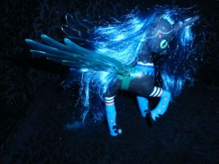 My Little Pony Talking Queen Chrysalis Black Unicorn Light Up Wings - 2