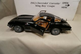 Danbury 1963 Chevrolet Corvette Sting Ray Coupe Black DieCast Model 3