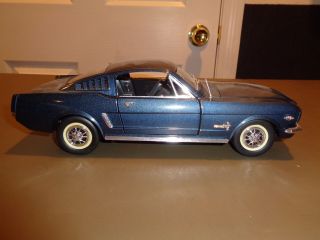 Mira Solido 1:18 Die Cast 1964 1/2 Ford Mustang Collectible Car Dark Blue