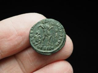 Valentinian I Ae3,  Gloria Romanorvm,  Emperor Dragging Captive